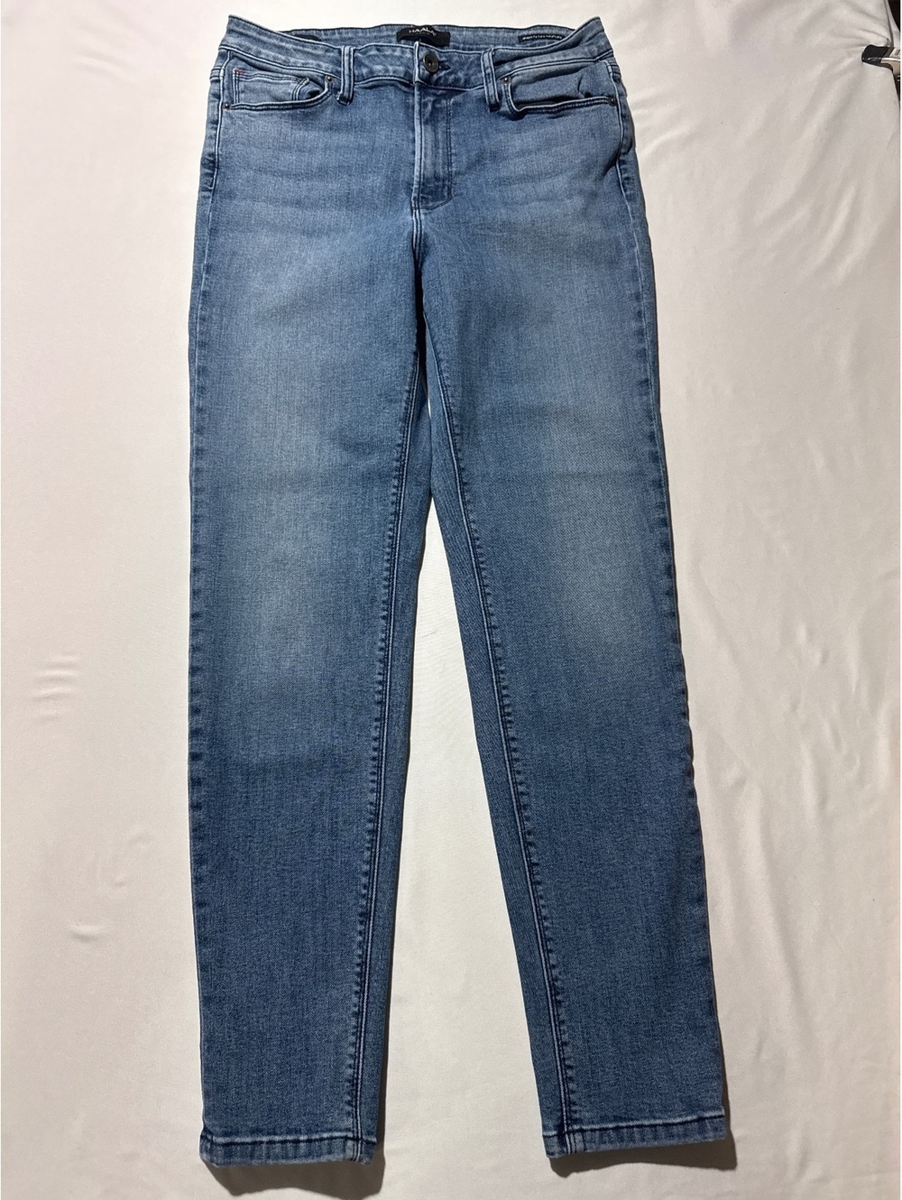 HAALA Denim Skinny Jeans Size 32 - Classic Blue Comfort!